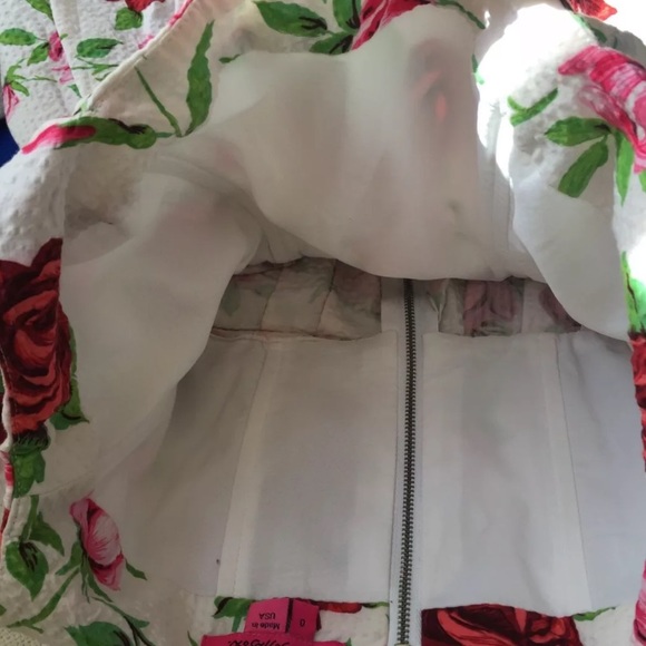 Pink red Rose pattern Betsey Johnson pinup dress sexy runway - Picture 5 of 5